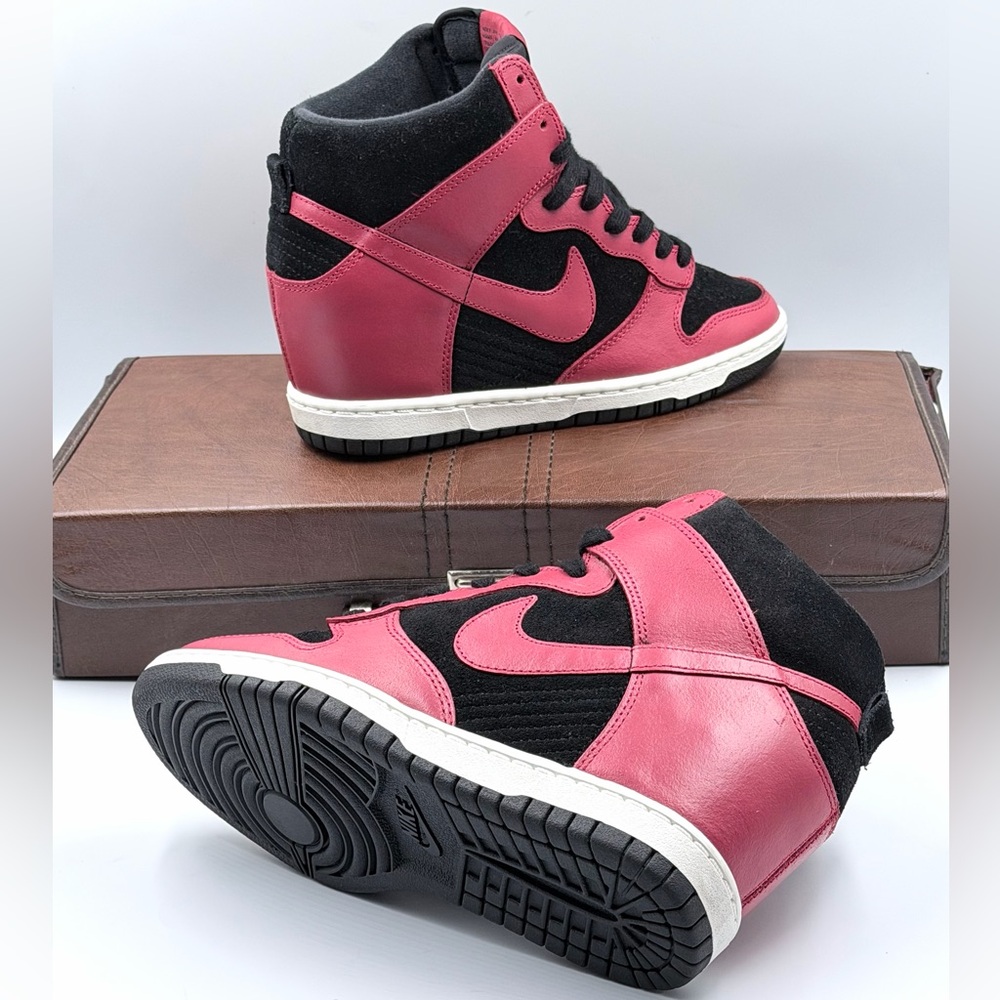 Nike Wmns Dunk Sky High 'Bred'